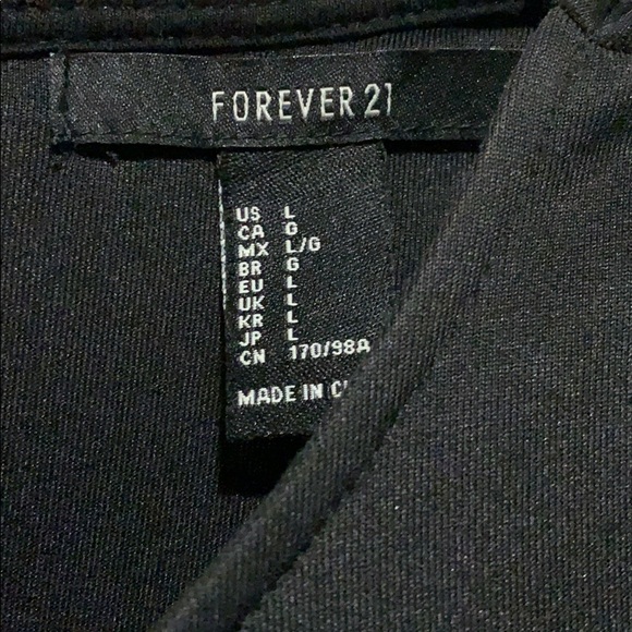 Black crop top - Picture 2 of 3